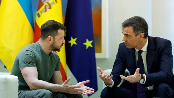 Spain promises $1 billion in military assistance for Ukraine.